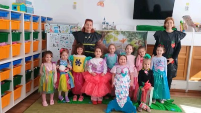 Săptămâna Verde - costume din materiale reciclate